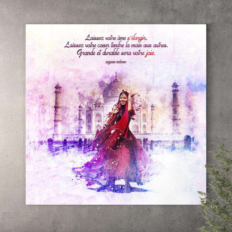 Canva Oriental d'une Femme Indienne en Tenue rouge Traditionnelle qui danse devant le Taj Mahal - 2